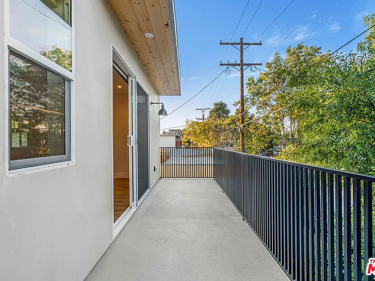 10805 Morrison St #1 — Photo 10