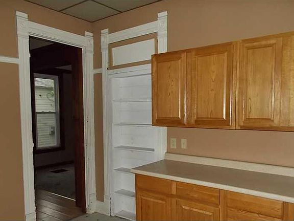 2nd image of 404 Lincoln Ave