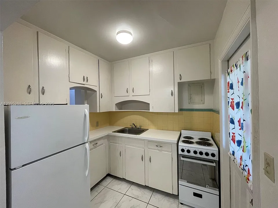 700 SE 16th St #702