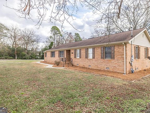 2nd image of 3708 Jones Rd