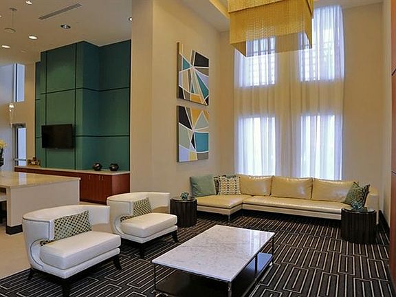 2nd image of 800 N Olive Ave #123
