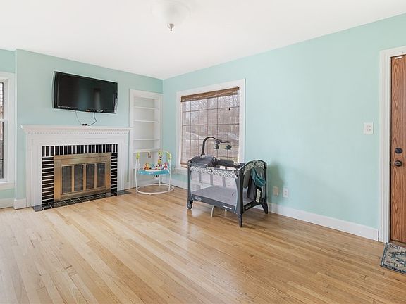 3rd image of 275 Brookfield Ave