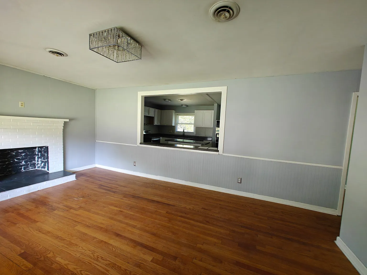 4 bed, 1566 sqft, $2,075 — Photo 4