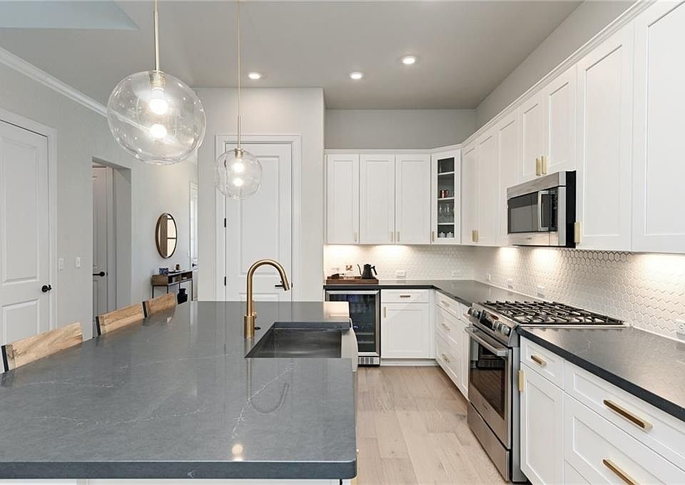 1st image of 5820 Harper Park Dr Unit 19