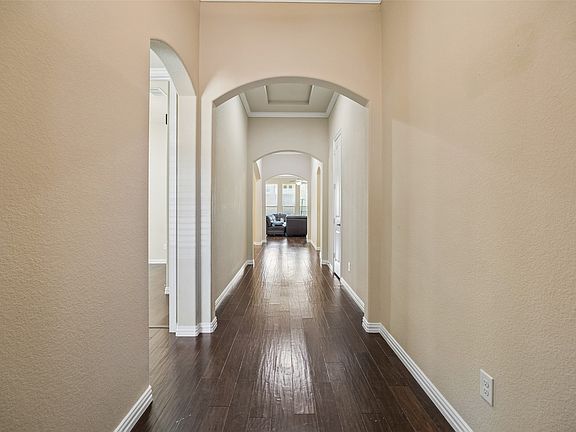 2nd image of 338 Wyndale Dr