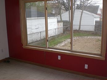 2nd image of 961 Garfield Ave