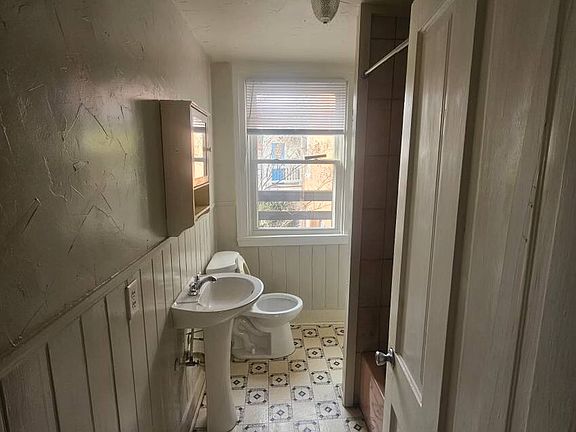 5th image of 424 W Washington St #C