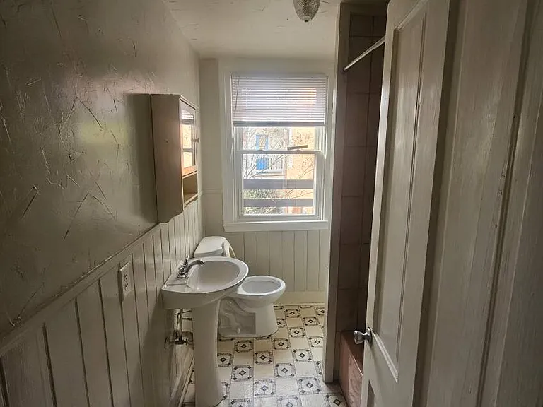 424 W Washington St #C — Photo 5