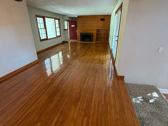 3rd image of 25 N Beech Rd