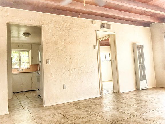 3rd image of 3011 E La Madera Dr