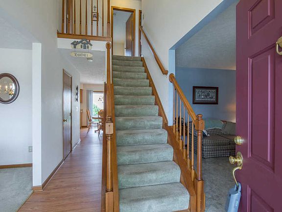 3rd image of 106 Wyckshire Dr