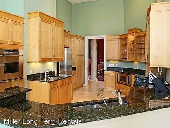 5th image of 302 Long Cove Dr