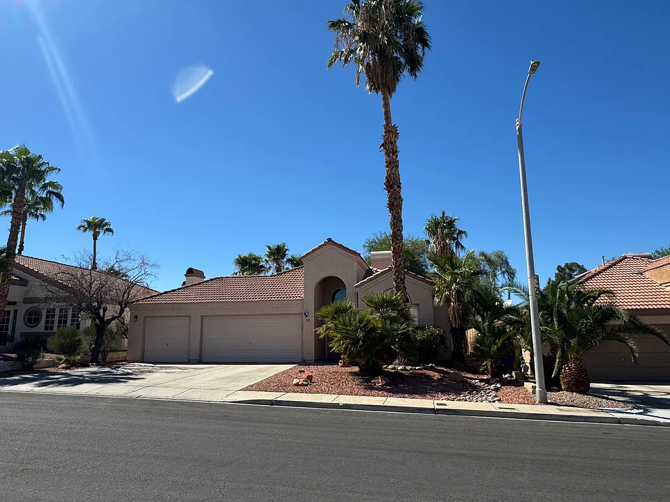 19 Sandwedge Dr