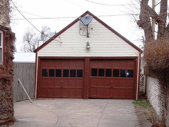 4th image of 2116 W Division St