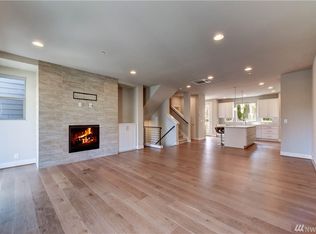 2958 76th Pl SE UNIT 102, Mercer Island, WA 98040