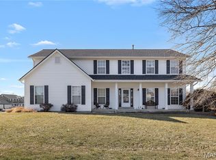 569 Great Oaks Meadow Dr, Wentzville, MO 63385