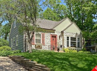 4002 Sunnyside Rd, Edina, MN 55424