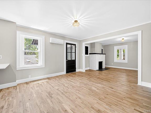 5th image of 584 Shore Drive