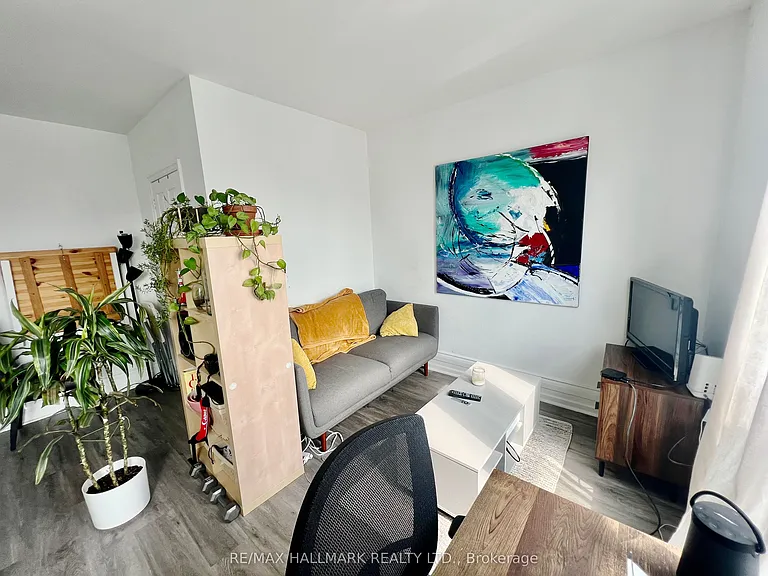 454 Bloor St W #4 — Photo 3