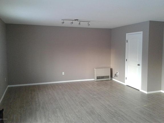 3rd image of 14277 Masonic Ct
