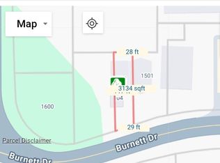 104 Burnett Dr, Baytown, TX 77520