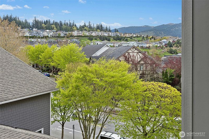 4th image of 1880 25th Avenue NE #413
