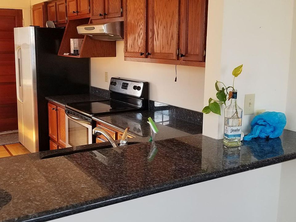 1st image of 421 Waverly Blvd APT 4