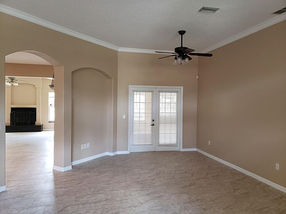 5th image of 10 Elias Ln