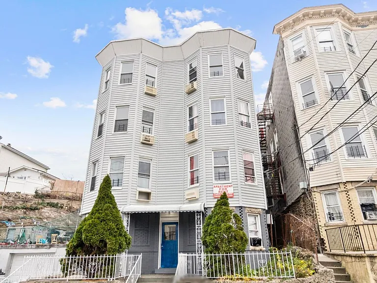 32 Van Cortlandt Park Ave — Photo 25