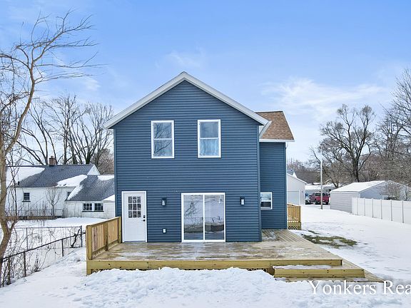 2nd image of 2437 Lakeshore Dr