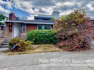 2411 W Lynn St, Seattle, WA 98199