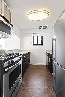 Rented by Greystar | media 3