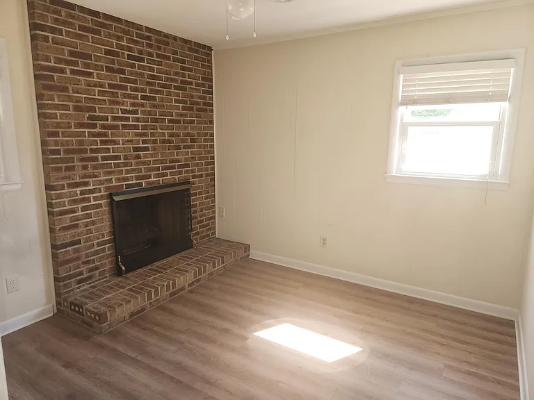 5318 Lawrence Dr — Photo 22
