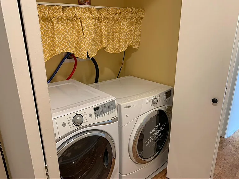 In Unit Laundry!!