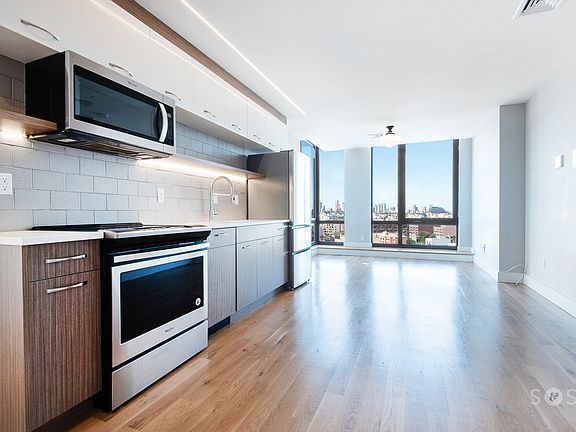 4th image of 39 Debevoise St #5D