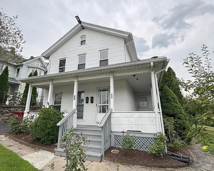 99 Oak St #1 — Photo 1