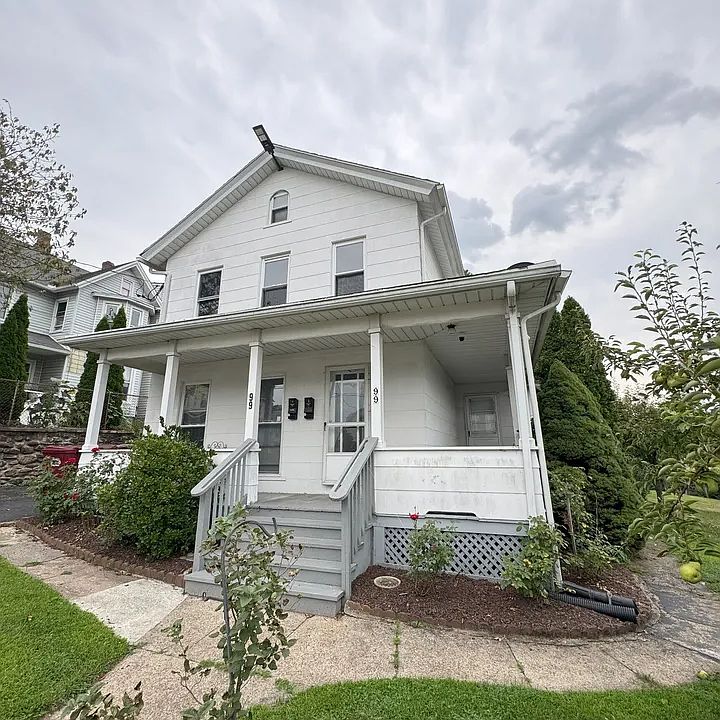 1st image of 99 Oak St #1