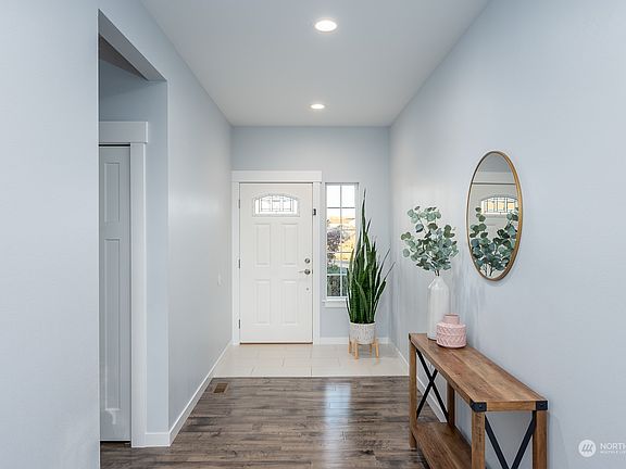 5th image of 4844 Carol Drive NE