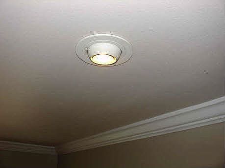 Recessed lighting & Crown Molding