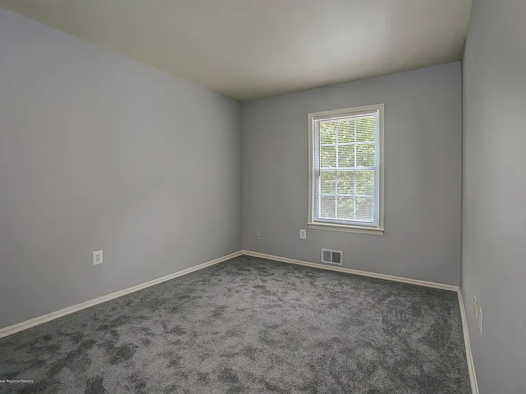 40 Staghorn Dr — Photo 19
