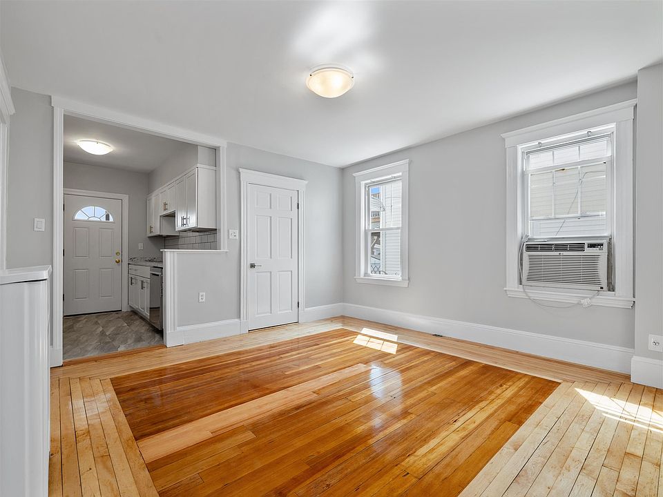 1st image of 19 Windsor Rd #1