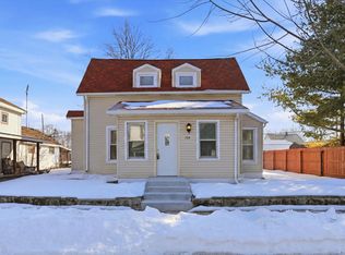 104 S Broad St, Mooreland, IN