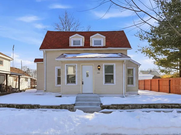 104 S Broad St, Mooreland, IN 47360