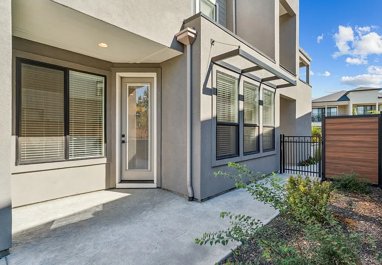 3243 S Sedgebrook Ln — Photo 45