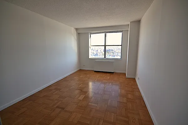 Rented by Olnick Organization | media 17