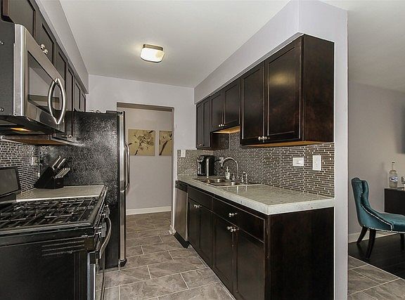 5th image of 1198 Royal Glen Dr APT 111