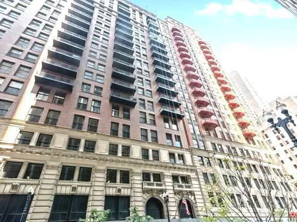 212 W Washington St APT 712, Chicago, IL 60606