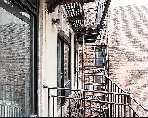 4th image of 98 Clinton St Floor 3
