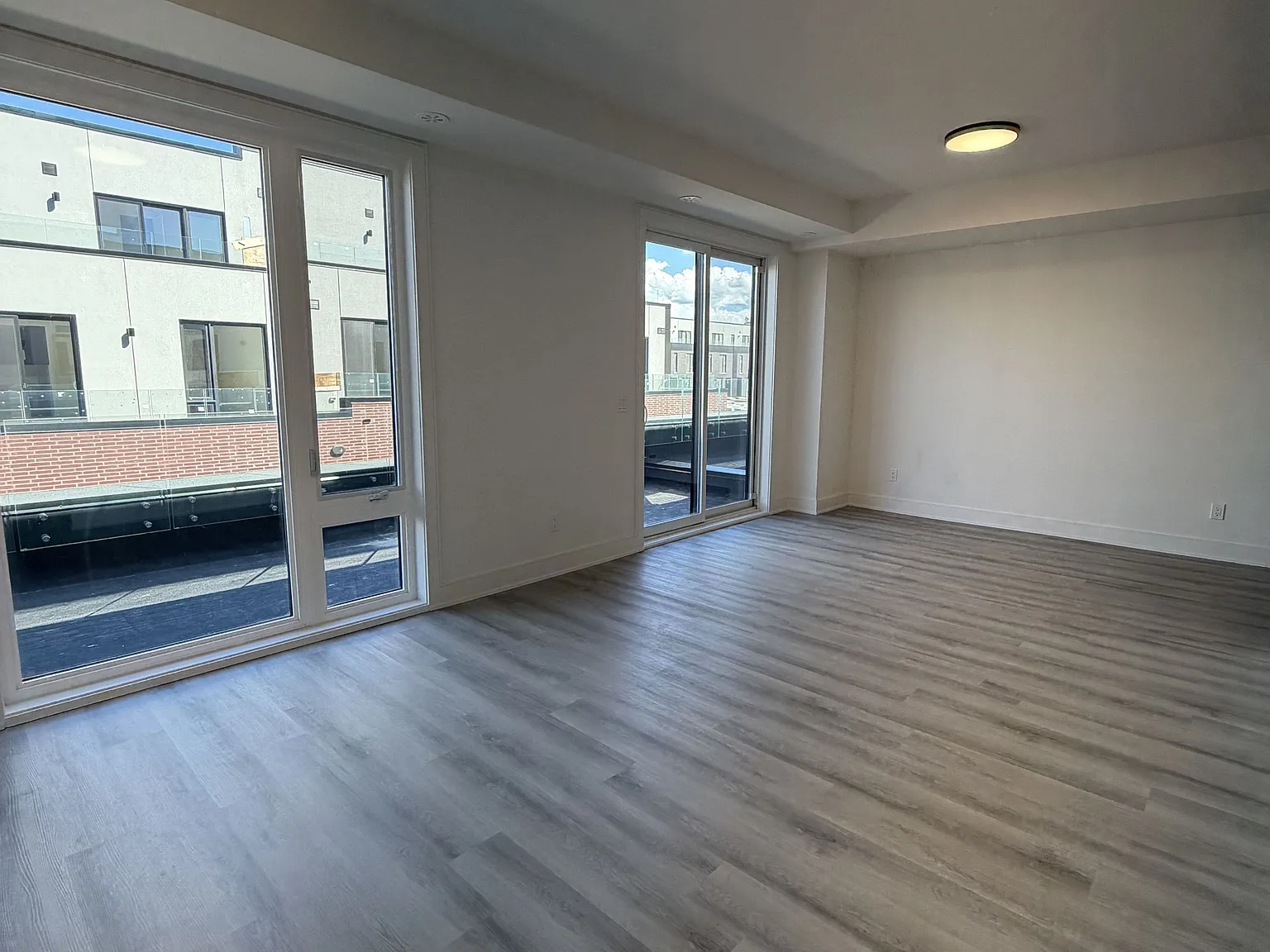 2 bed, $2,400 — Photo 4