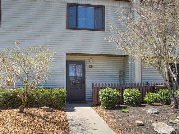 2nd image of 6 Wilshire Heights Dr